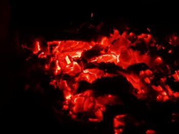 Угли в огне.