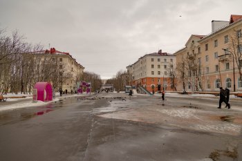 Улица в Североморске весной