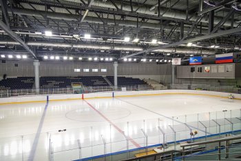 Ледовый дворец в Мурманске.