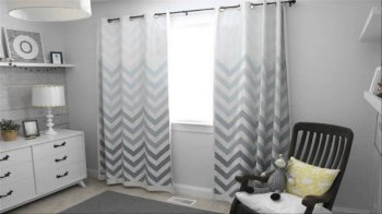 светлые шторы с принтом зигзаг