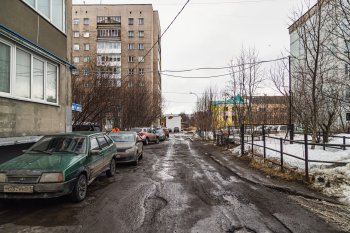 Ямы на дорогах.