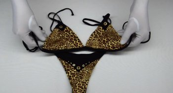 леопардовый купальник с клепками