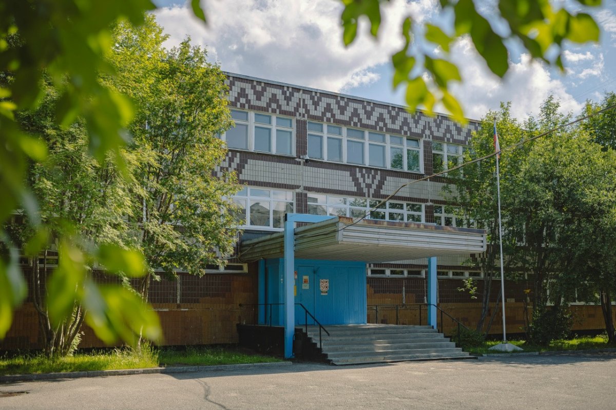 Здание школы.