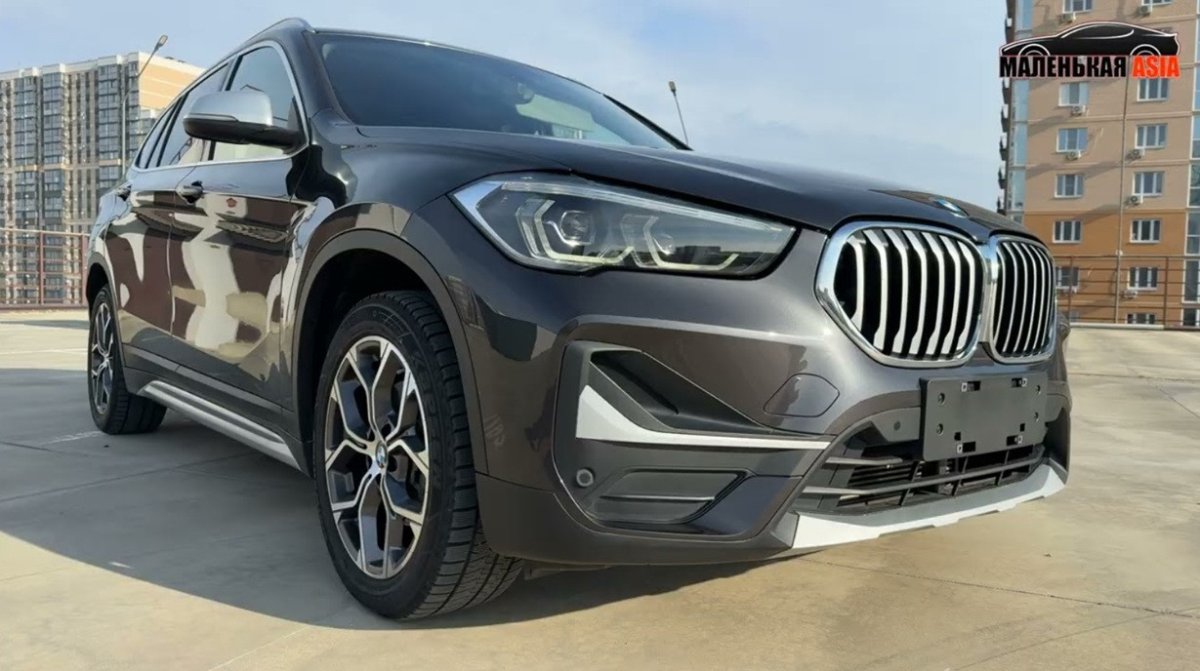 черный  BMW X1