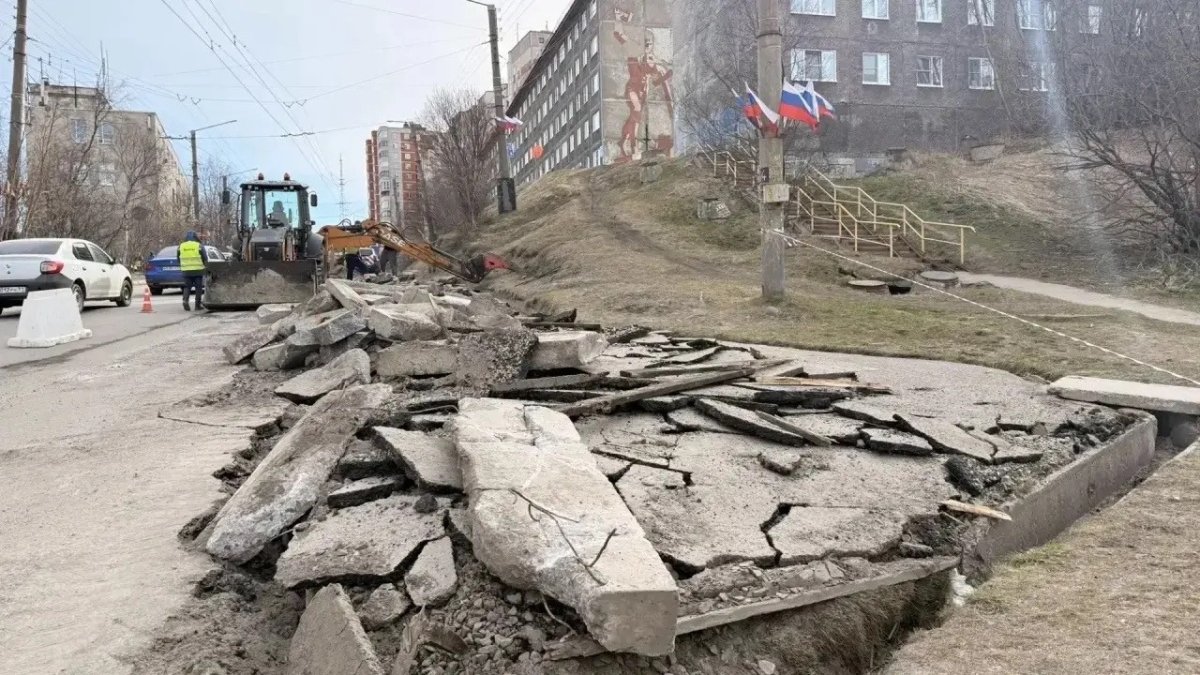 Дорожный ремонт на проспекте Кирова в мурманске