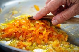 Зажарка из лука и моркови