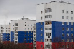 Дома окрашенные в российский триколор