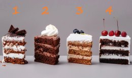 четыре кусочка торта