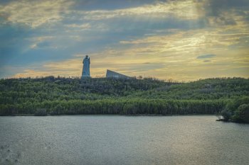 Памятник Алёша в Мурманске.