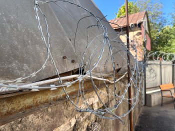 колючая проволока