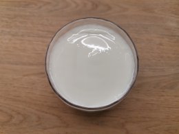 кефир в кружке