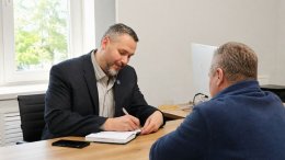Депутат Андрей Шишко ведет личный прием