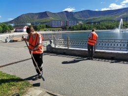 Подростки подрабатывают в Мурманске