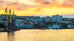 вид на Мурманск и порт