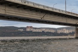 вид на мост в Мурманске