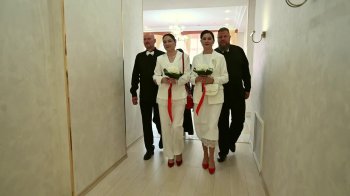 Сестры-близнецы с мужьями из Мурманска отметили серебряную свадьбу