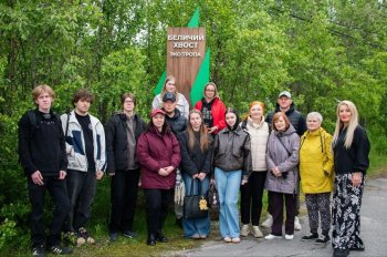 Студенты на экскурсии по спорткомплексу в Мурманске