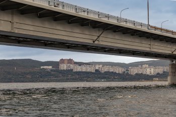 вид на мост в Мурманске