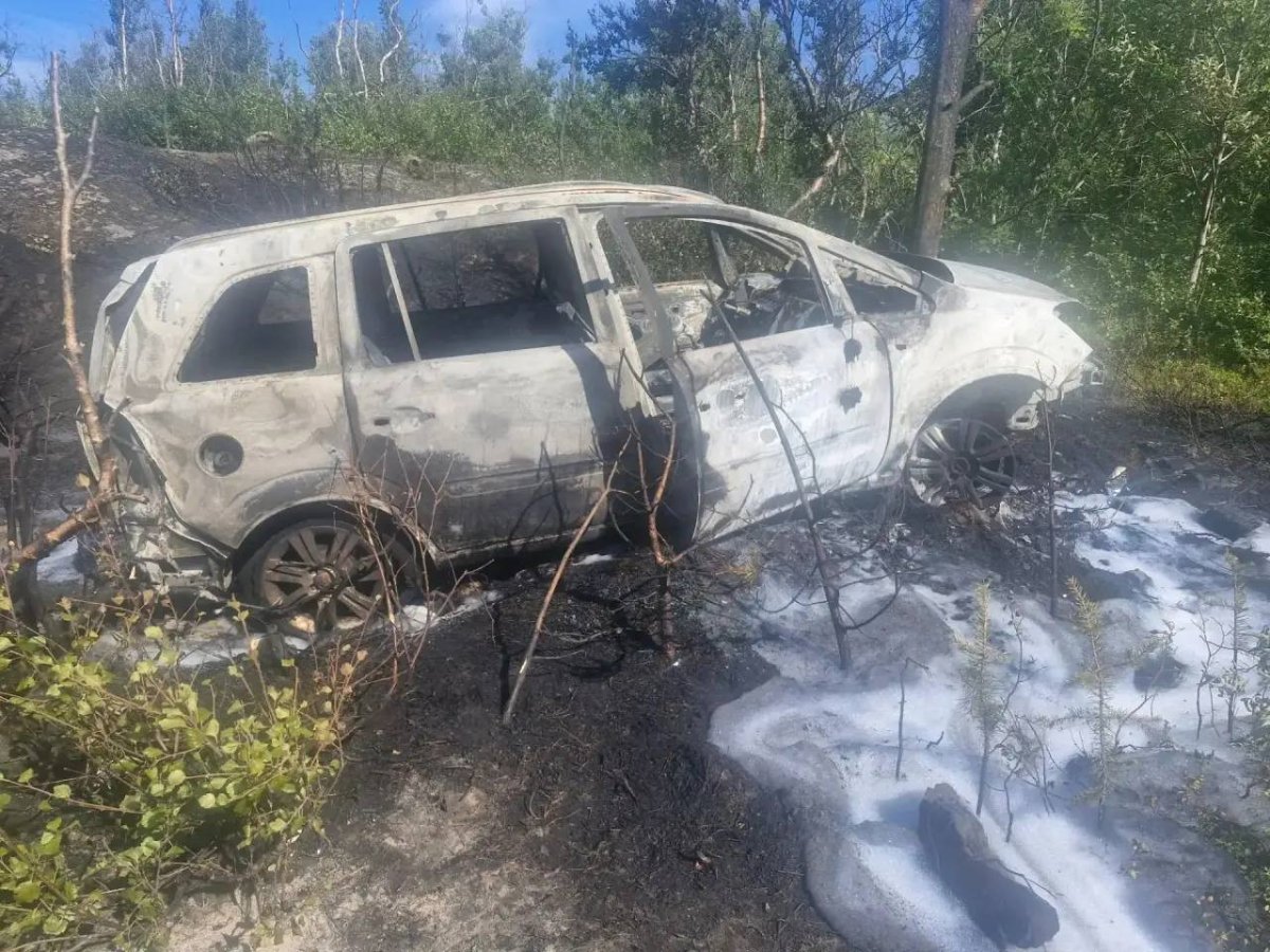сгоревший автомобиль