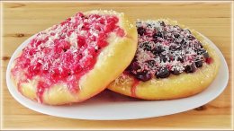 Ватрушки с ягодами.