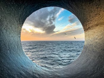 Баренцево море из иллюминатора