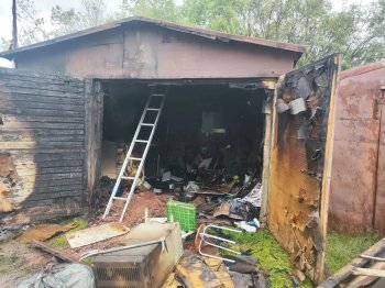 Пожар в гараже в Молочном