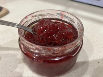 Варенье из красной смородины.