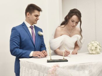 Мурманские студенты вступают в брак в университете