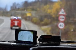 Видеорегистратор на панели автомобиля