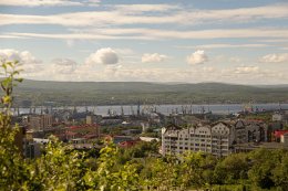 вид на Мурманск и порт