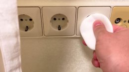 Чистка розеток.