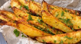 Картофельные брусочки в муке.