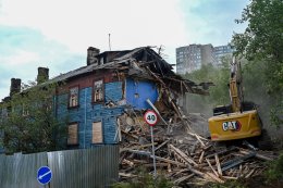 Снос ветхого дома в Мурманске