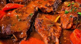 Мягкое тушеное мясо.