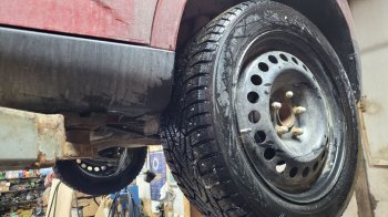 автомобиль на техобслуживании