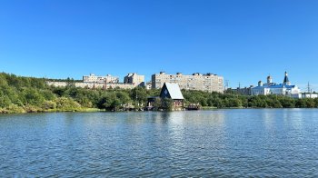 Домик моржей на Семеновском озере в Мурманске