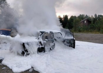 сгоревший автомобиль