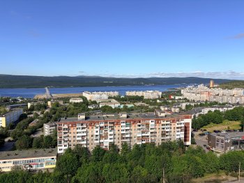 вид на Мурманск и Кольский залив