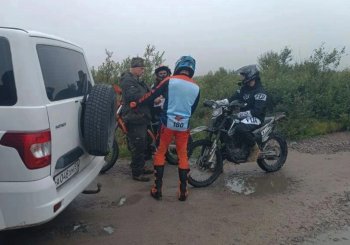 Нарушители на мотоциклах.