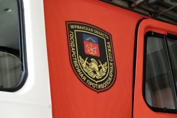Дверь пожарной машины