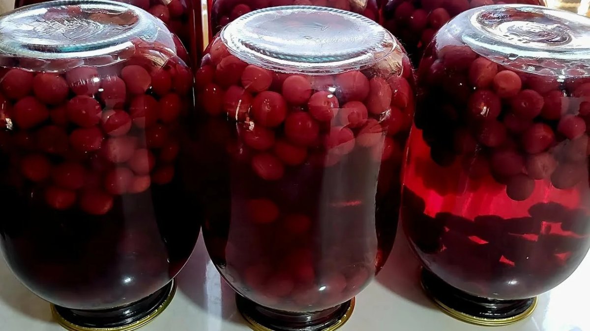 Компот из вишни