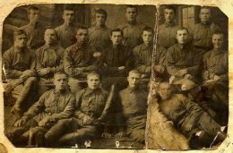 Старая фотография с воинами Полярной дивизии