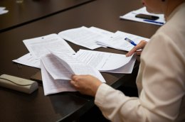 Документы на столе депутата Мурманского горсовета