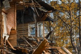 Снос ветхого дома на проезде Капустина в Мурманске