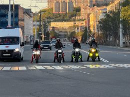 Мотоциклисты в центре Мурманска