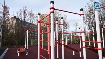 Спортивная площадка у политехнического лицея в Мурманске