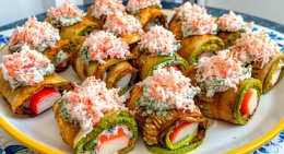 Рулетики из кабачков с крабовыми палочками