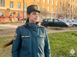 Сотрудница МЧС Мурманск, спасшая женщину в мурманском бассейне