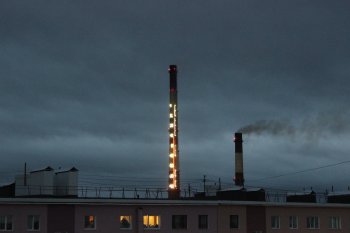Градусник на трубе в Мурманске