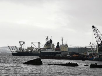 суда в порту Мурманска